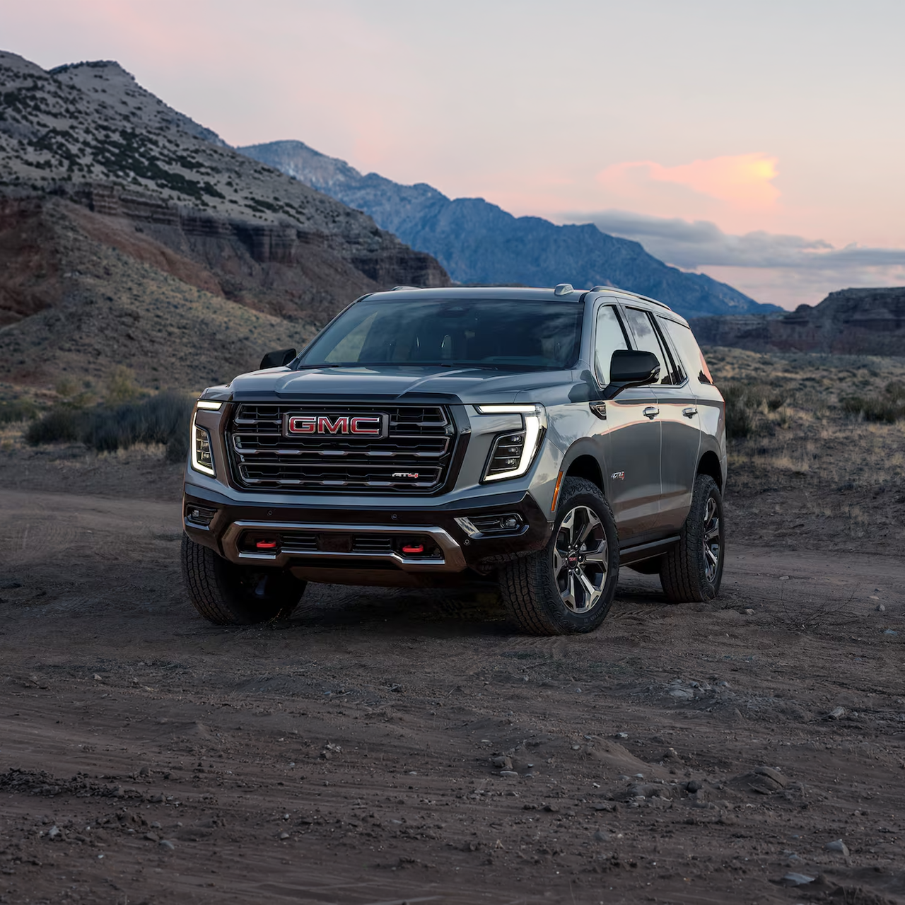 My26 yukon mov safety gallery exterior3 2500x1248 26 PGYK100918