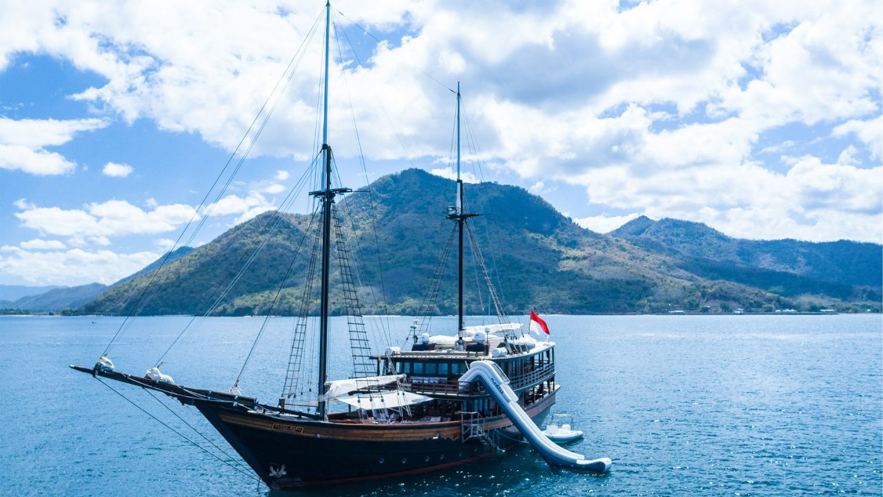 STRSAB22 Homepage private yatch Hero 1920x1280
