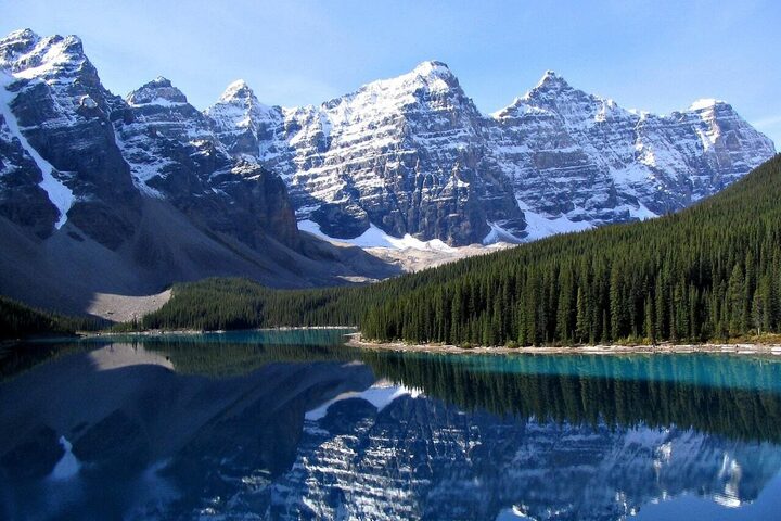 Banff Weekend Getaway for 2 mountains